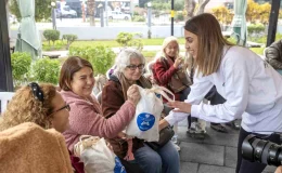 Mersin Büyükşehir Belediyesi, yaş almış vatandaşları ‘2024’e Merhaba Partisi’nde buluşturdu