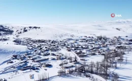 Dondurucu soğukta yapımı saatlerce süren ‘tel helvası’ dakikalar içinde tüketiliyor