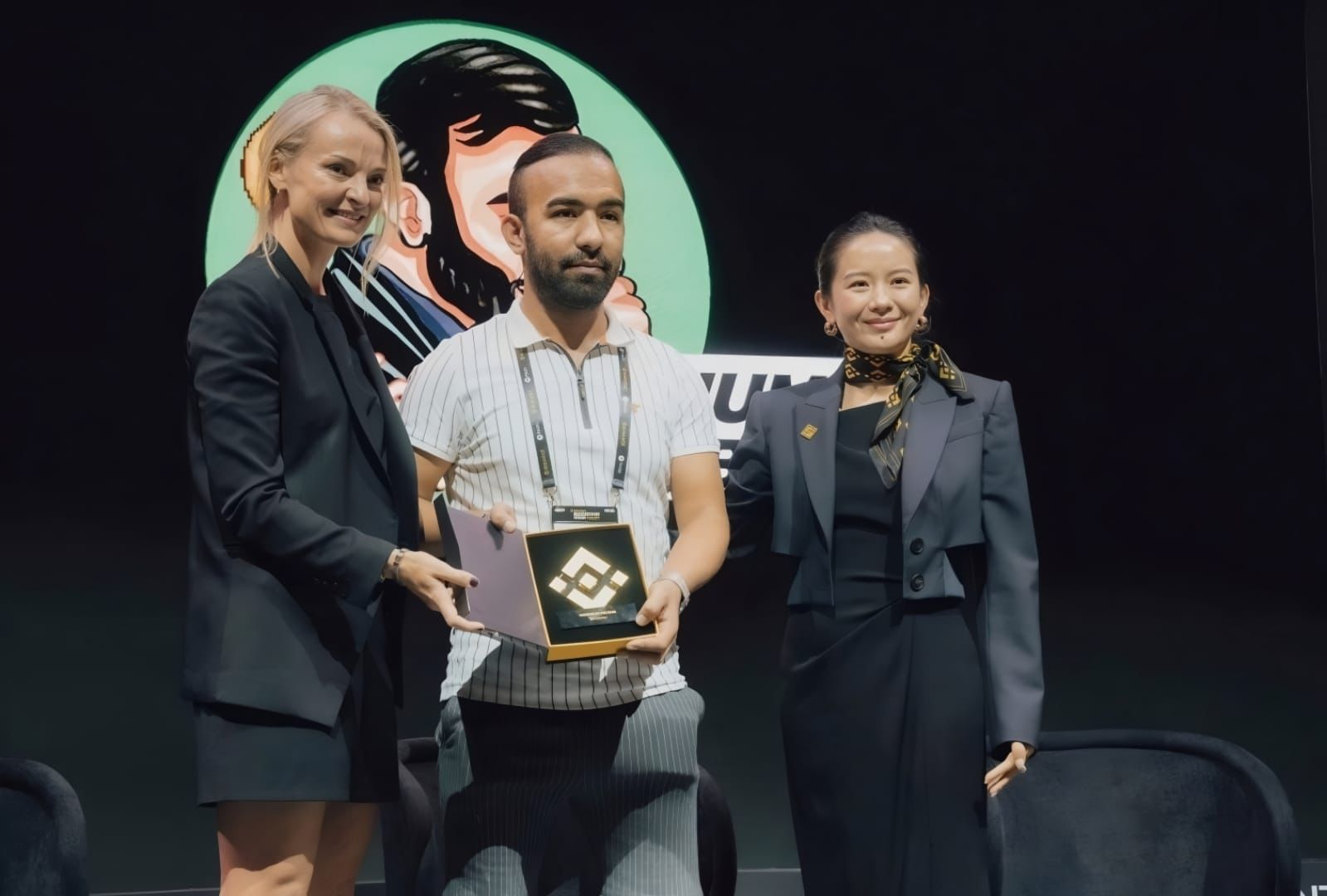 Türk Kripto İçerik Üreticisi Ali Umut Zabun, Binance Blockchain Week'te "Yılın En İyi İçerik Üreticisi" Ödülünü Aldı